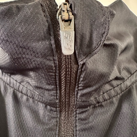 New Balance windbreaker women’s jacket - Picture 3 of 8